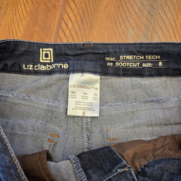 🎈2/$15 Liz Claiborne Stretch Boot Cut Jeans Size 8 - Picture 3 of 4